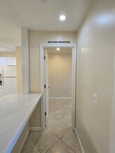 334 College Dr in Edison, NJ - Building Photo - Building Photo