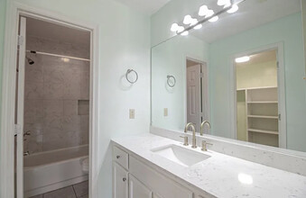 2093 Crane Ridge in Biloxi, MS - Building Photo - Building Photo