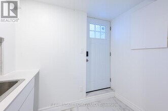 114 Old Sheppard Ave in Toronto, ON - Building Photo - Building Photo