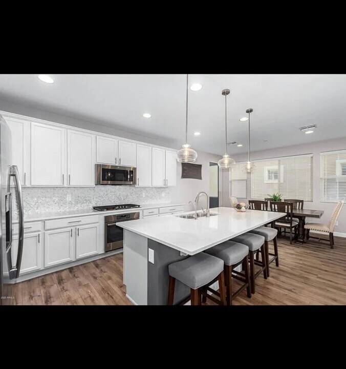 2264 S Henry Ln in Gilbert, AZ - Building Photo