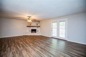 2604 W Dogwood St in Rogers, AR - Building Photo - Building Photo