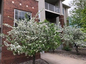 Eagles Crest Apartments in Davenport, IA - Foto de edificio - Building Photo