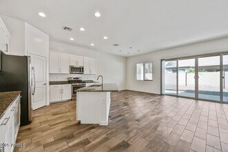 19250 E Carriage Way in Queen Creek, AZ - Building Photo - Building Photo