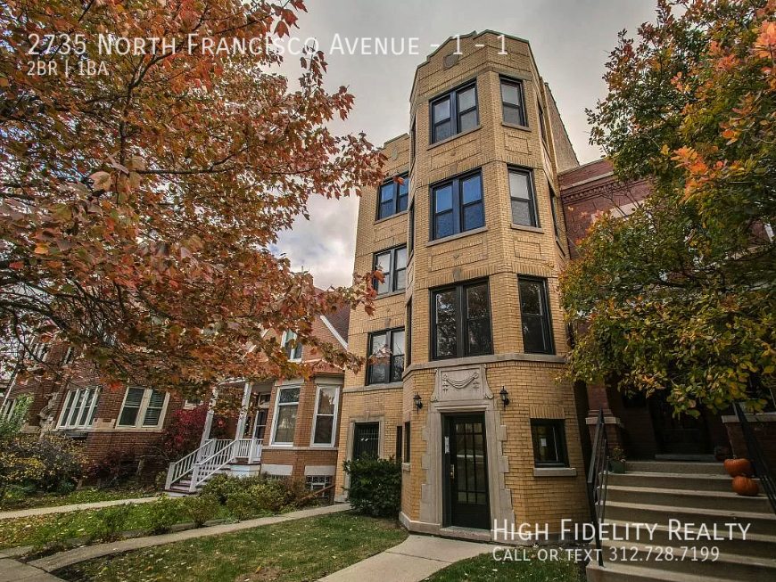 2735 N Francisco Ave in Chicago, IL - Building Photo