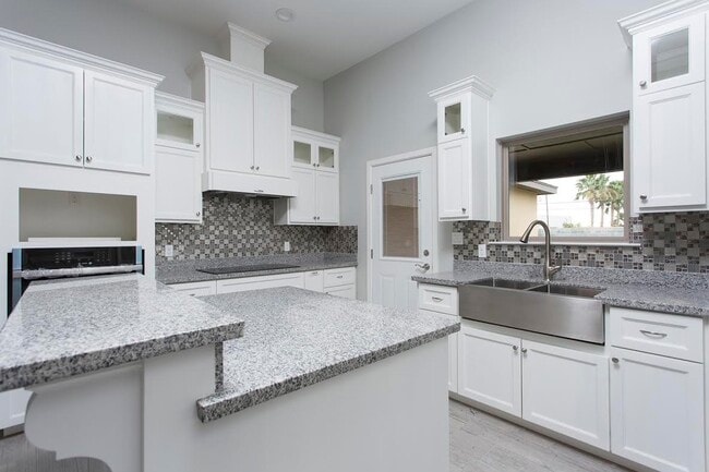 2206 Liverpool Dr in Edinburg, TX - Foto de edificio - Building Photo
