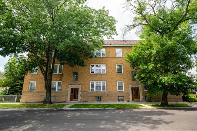 property at 4414 N Lavergne Ave