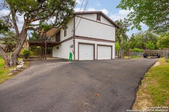 322 Riviera Dr, Unit 12 in Canyon Lake, TX - Building Photo - Building Photo