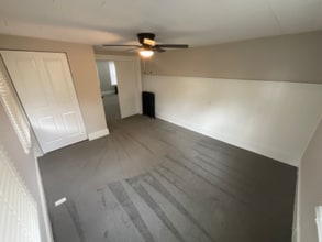 28 E Schaaf Rd in Brooklyn Heights, OH - Building Photo - Building Photo