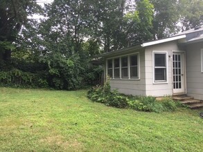 102 Orchard St in Black Mountain, NC - Building Photo - Building Photo