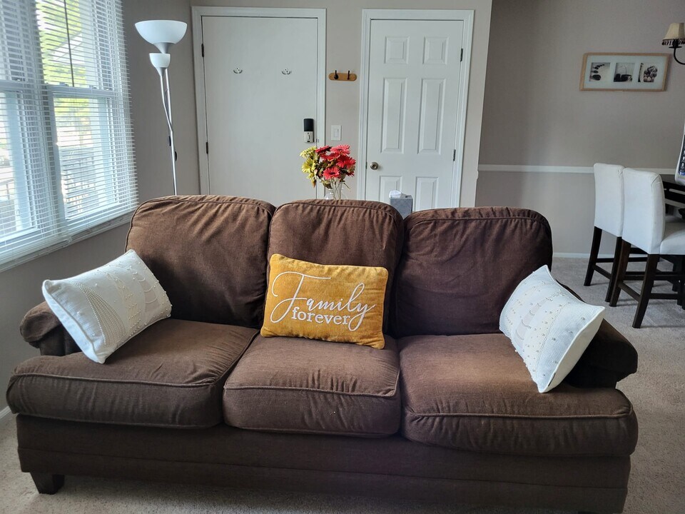 335 Glendale Ave, Unit G in Bridgeport, CT - Building Photo