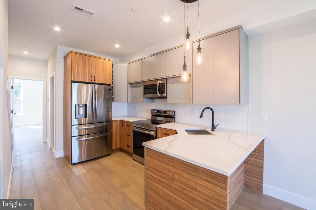2147 N Franklin St in Philadelphia, PA - Building Photo