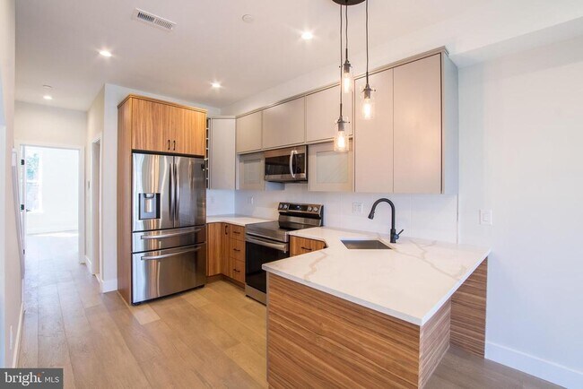 property at 2147 N Franklin St