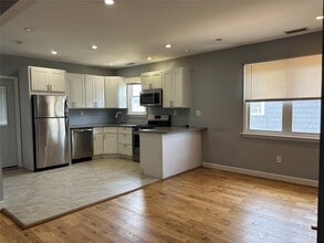 6 Florence St in Baldwin, NY - Building Photo - Building Photo