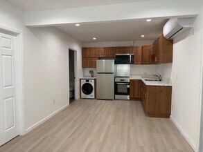 18415 Tuba St in Los Angeles, CA - Building Photo - Building Photo