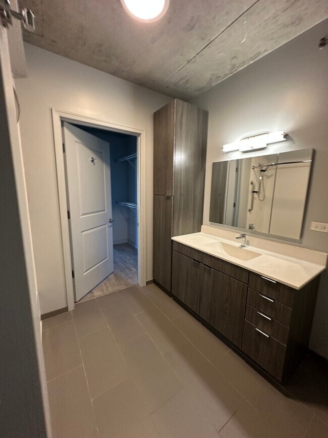 property at 1025 W Addison St