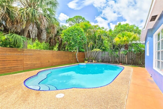 851 SW 49th Terrace in Margate, FL - Building Photo - Building Photo