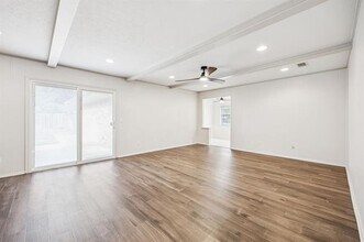 1800 Midcrest Dr in Plano, TX - Building Photo - Building Photo