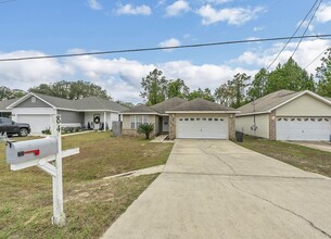 84 Howard St in Niceville, FL - Foto de edificio - Building Photo