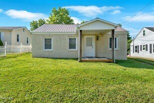 3361 Bloomingdale Rd in Kingsport, TN - Building Photo