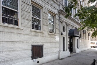 217 Haven Ave in New York, NY - Foto de edificio - Building Photo