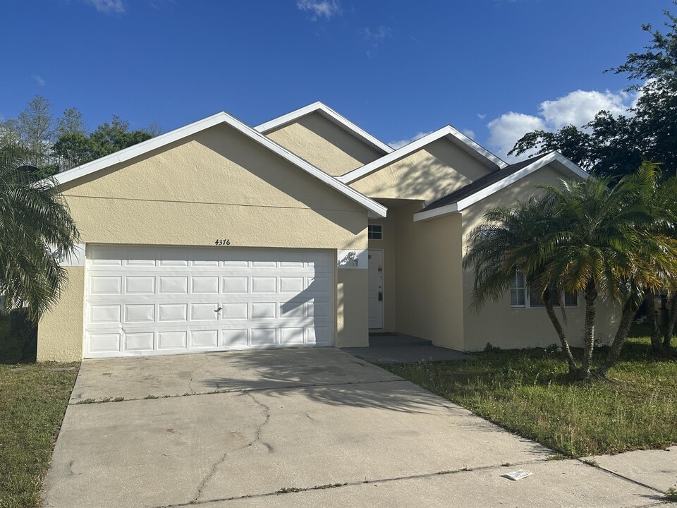 4376 Spring Blossom Dr in Kissimmee, FL - Building Photo