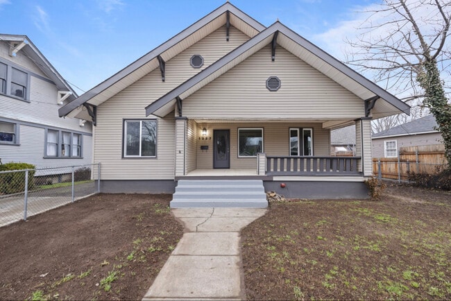 property at 1337 E Isaacs Ave