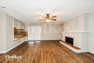 1020 Mary Dr in Hurst, TX - Building Photo - Building Photo