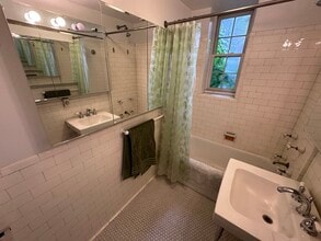 988 Memorial Dr, Unit 283 in Cambridge, MA - Building Photo - Building Photo