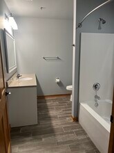 120 5th Ave N, Unit 2 in La crosse, WI - Foto de edificio - Building Photo