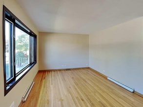 7702 Long Ave in Burbank, IL - Foto de edificio - Building Photo