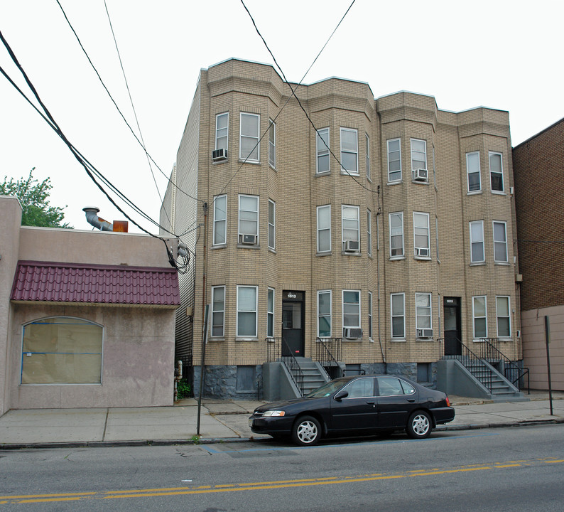 1613 New York Ave in Union City, NJ - Building Photo