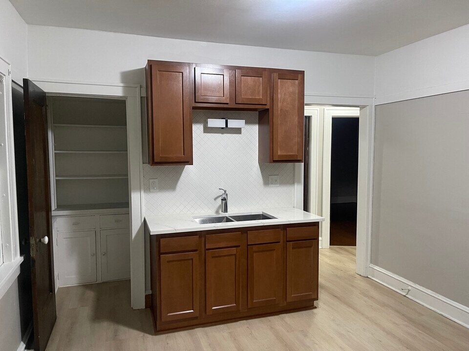 1640 N 15th St in Milwaukee, WI - Building Photo