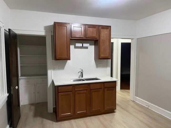 property at 1640 N 15th St
