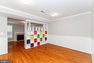 7877 Dogue Indian Cir in Lorton, VA - Building Photo - Building Photo
