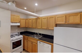 33 Walbridge St, Unit 19 in Allston, MA - Building Photo - Building Photo
