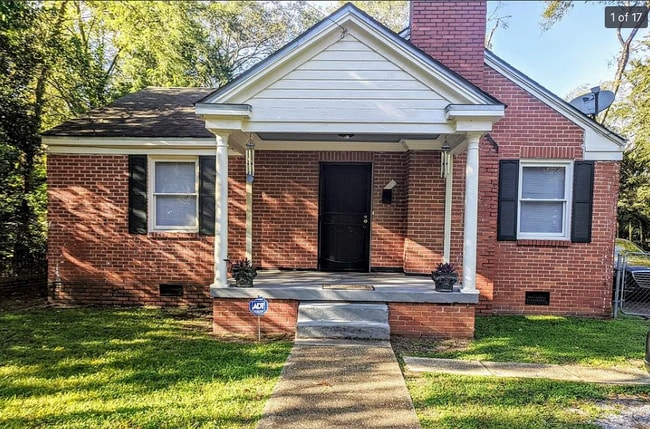 property at 22 W Cromwell St