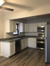 5870 N Elston Ave, Unit firstfloor in Chicago, IL - Foto de edificio - Building Photo