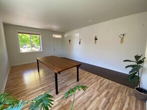 3607 Hoodview Dr in Forest Grove, OR - Building Photo - Building Photo