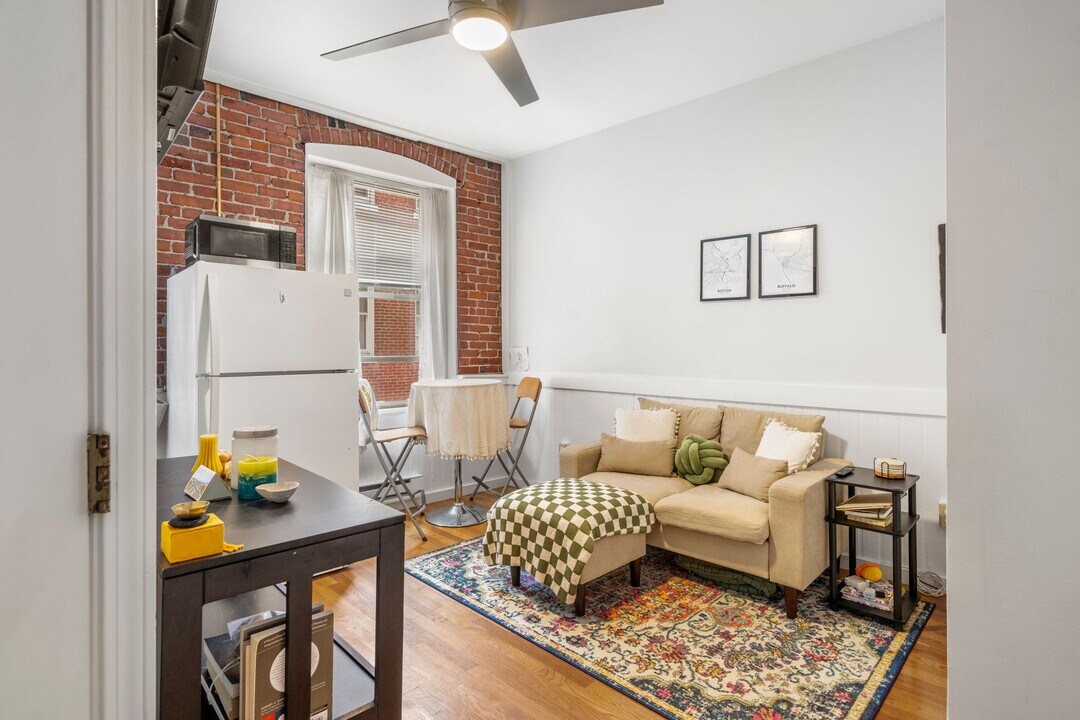 11 Unity St, Unit 3 in Boston, MA - Foto de edificio