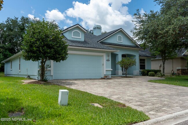 10064 Ecton Ln in Jacksonville, FL - Foto de edificio - Building Photo