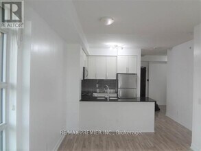 840-840 Queens Plate Dr in Toronto, ON - Building Photo - Building Photo