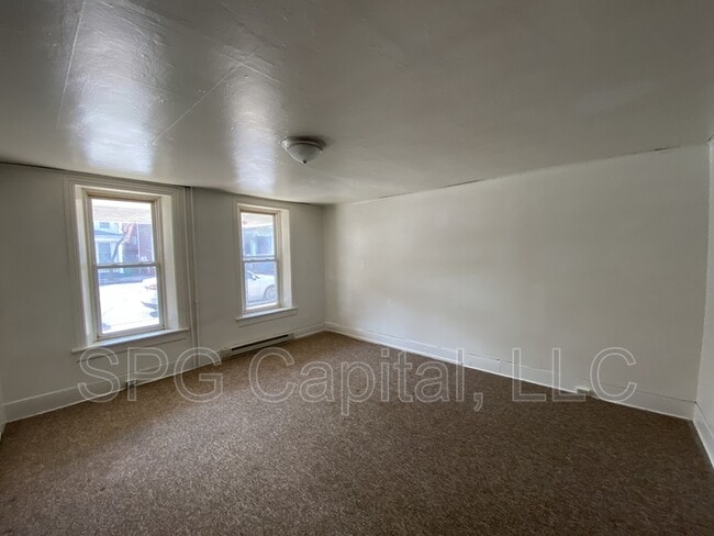 239 E King St in Shippensburg, PA - Building Photo - Building Photo