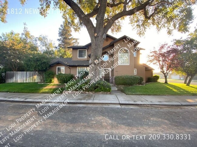 1812 Newport Dr in Lodi, CA - Building Photo - Building Photo