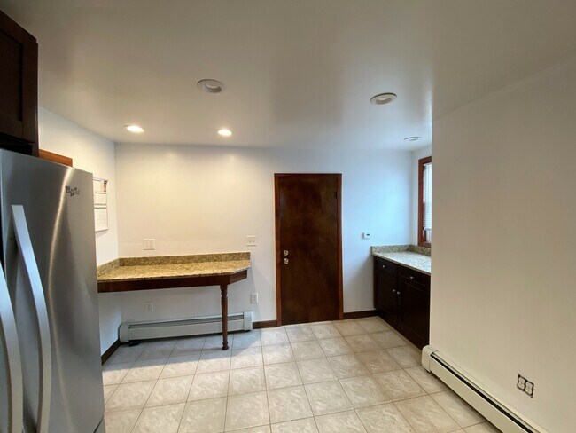 51 Aldie St, Unit 1 in Boston, MA - Foto de edificio - Building Photo