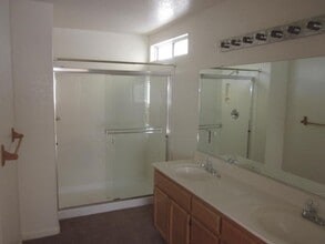 221 Ali Ct in Tracy, CA - Building Photo - Building Photo