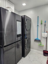 10046 Winding Lake Rd in Sunrise, FL - Building Photo - Building Photo