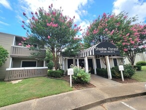 Shadow Forest Apartments in Monroe, LA - Foto de edificio - Building Photo