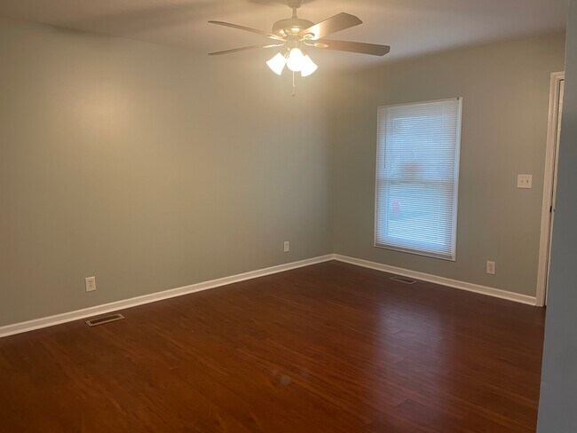 406 Lacy Ave in Streamwood, IL - Building Photo - Building Photo