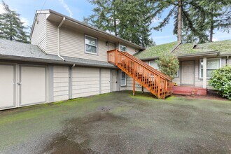 4320-4328-4328 NE Maywood Pl in Portland, OR - Building Photo - Building Photo