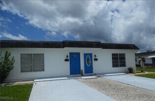 26 Hamlin Ct in Lehigh Acres, FL - Building Photo